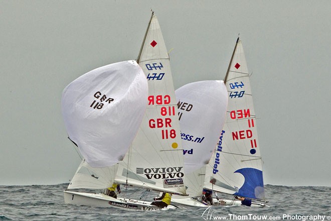 Great Britain and Netherlands in a battle in the womens 470 medal race © Thom Touw http://www.thomtouw.com